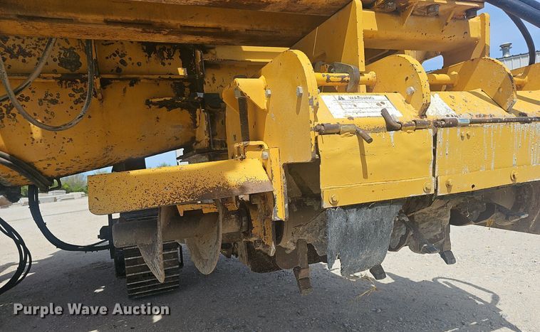 image for item EJ6260 1999 Gomaco  GT3200 curb machine