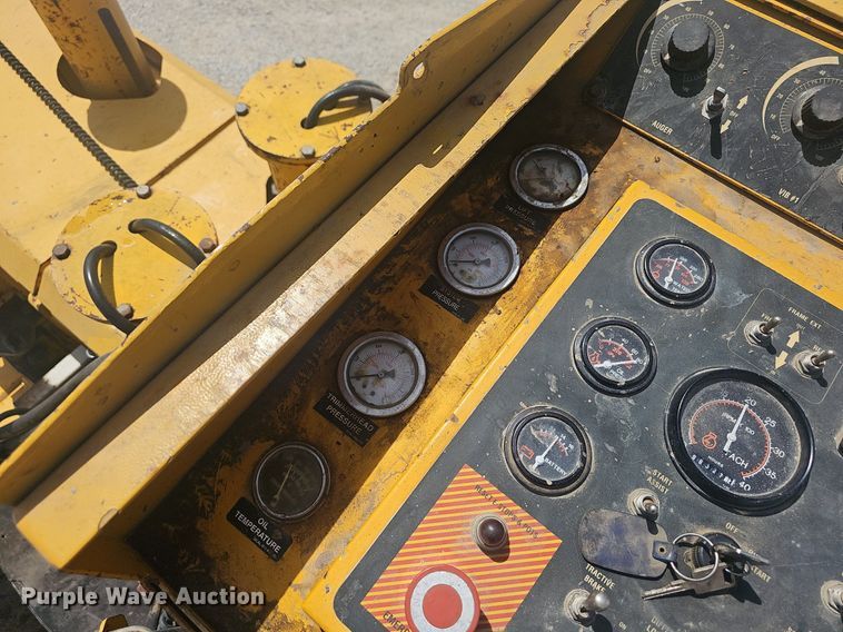 image for item EJ6260 1999 Gomaco  GT3200 curb machine