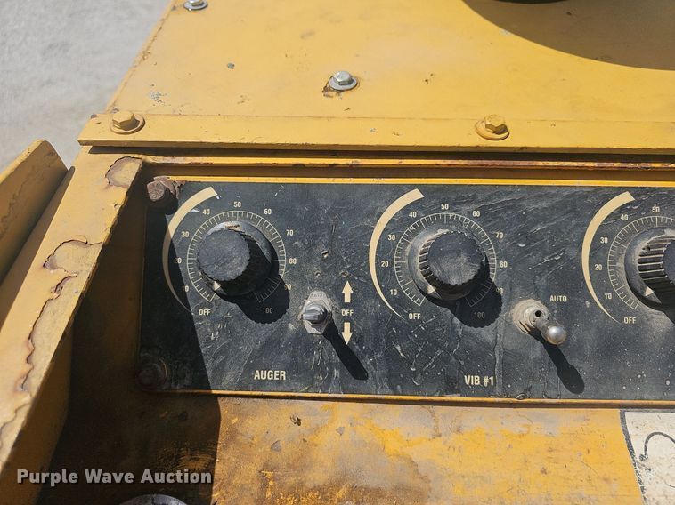 image for item EJ6260 1999 Gomaco  GT3200 curb machine