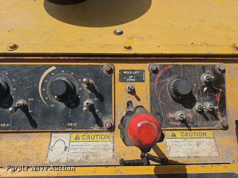 image for item EJ6260 1999 Gomaco  GT3200 curb machine