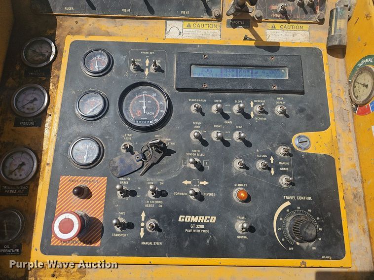 image for item EJ6260 1999 Gomaco  GT3200 curb machine