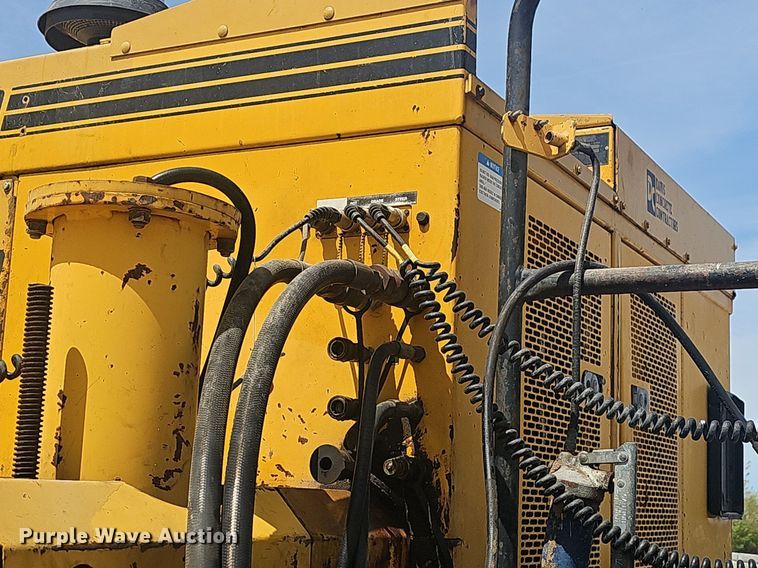 image for item EJ6260 1999 Gomaco  GT3200 curb machine