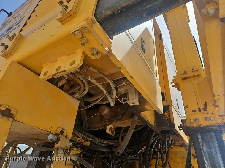 image for item EJ6260 1999 Gomaco  GT3200 curb machine