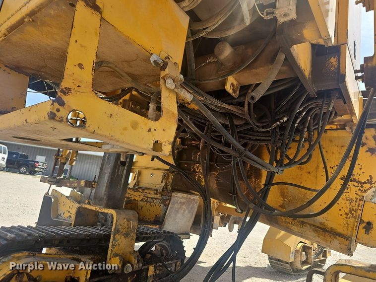 image for item EJ6260 1999 Gomaco  GT3200 curb machine