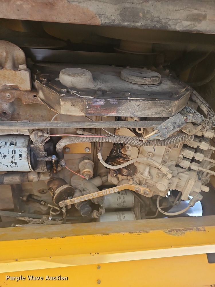 image for item EJ6260 1999 Gomaco  GT3200 curb machine