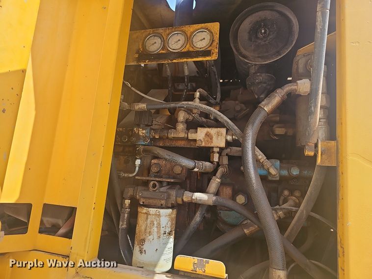 image for item EJ6260 1999 Gomaco  GT3200 curb machine