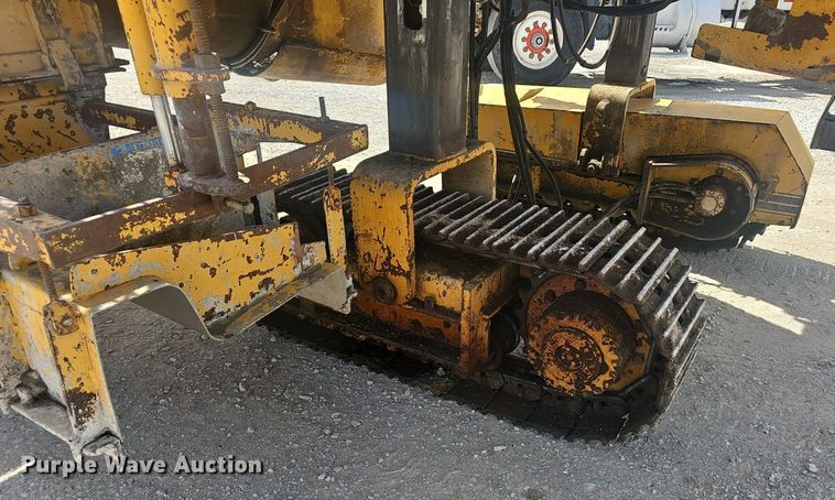 image for item EJ6260 1999 Gomaco  GT3200 curb machine