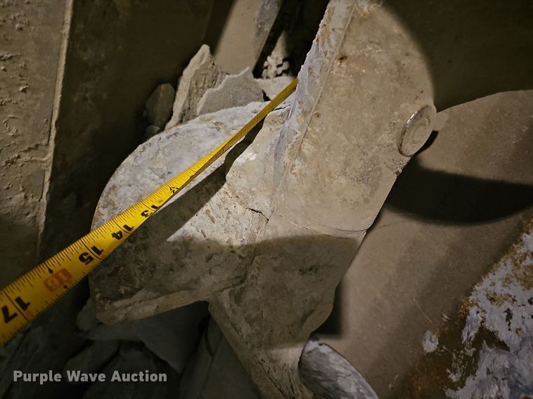 image for item EJ6260 1999 Gomaco  GT3200 curb machine