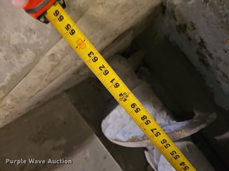 image for item EJ6260 1999 Gomaco  GT3200 curb machine