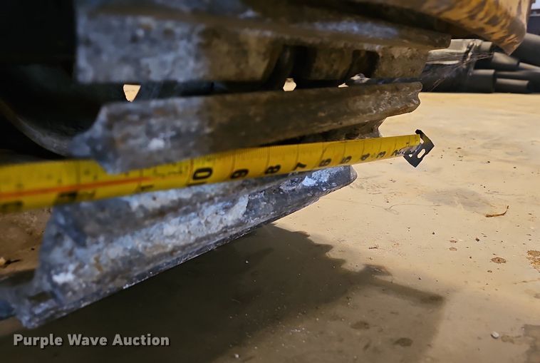 image for item EJ6260 1999 Gomaco  GT3200 curb machine