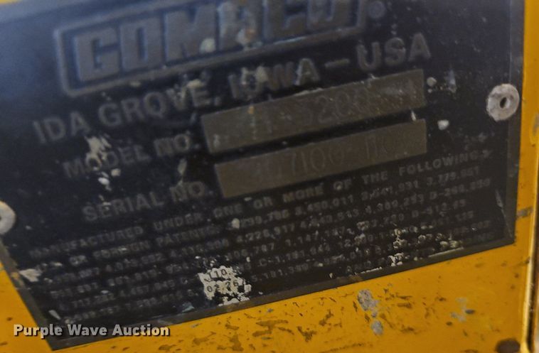 image for item EJ6260 1999 Gomaco  GT3200 curb machine