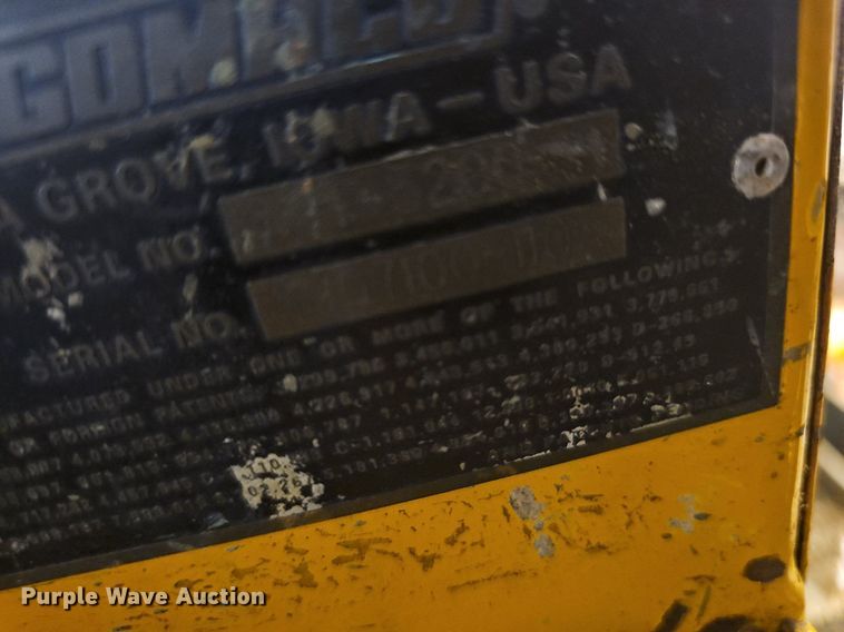 image for item EJ6260 1999 Gomaco  GT3200 curb machine