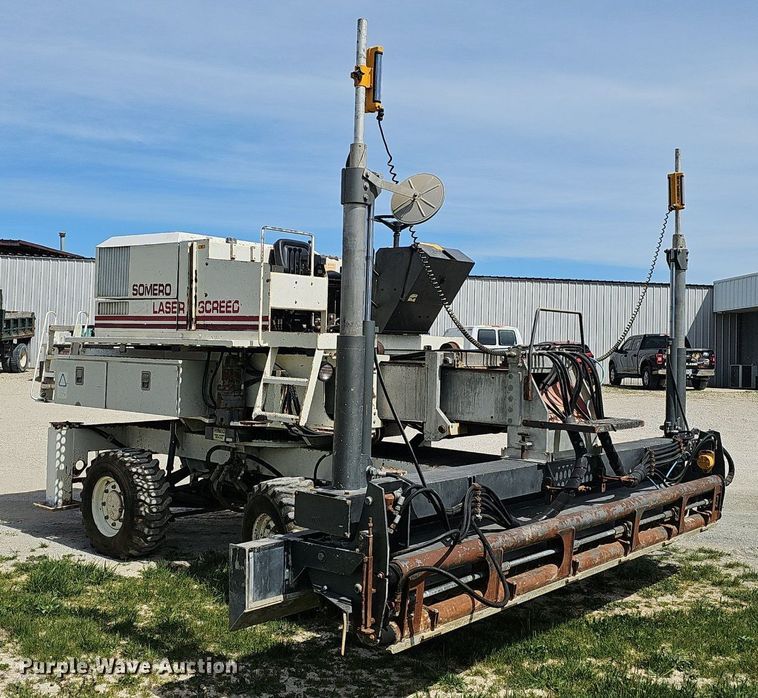 image for item EJ6261 1994 Somero S-240LS screed