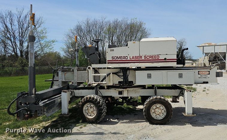 image for item EJ6261 1994 Somero S-240LS screed