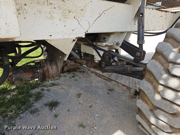 image for item EJ6261 1994 Somero S-240LS screed