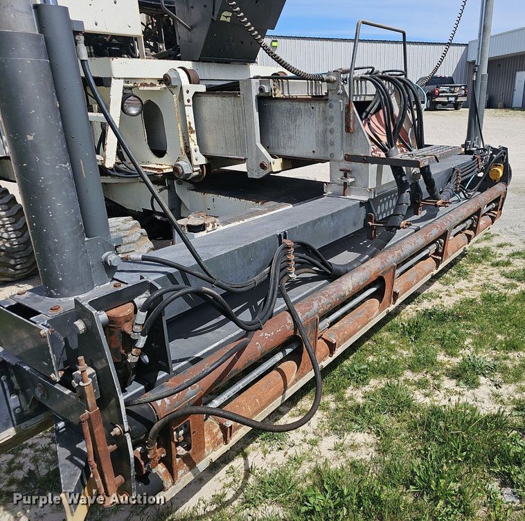 image for item EJ6261 1994 Somero S-240LS screed