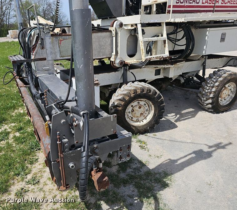 image for item EJ6261 1994 Somero S-240LS screed