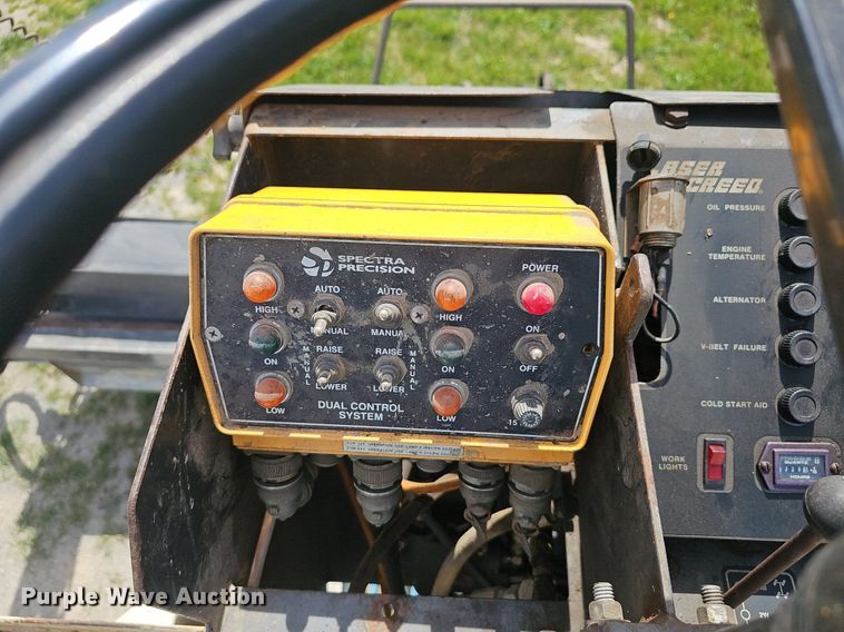 image for item EJ6261 1994 Somero S-240LS screed