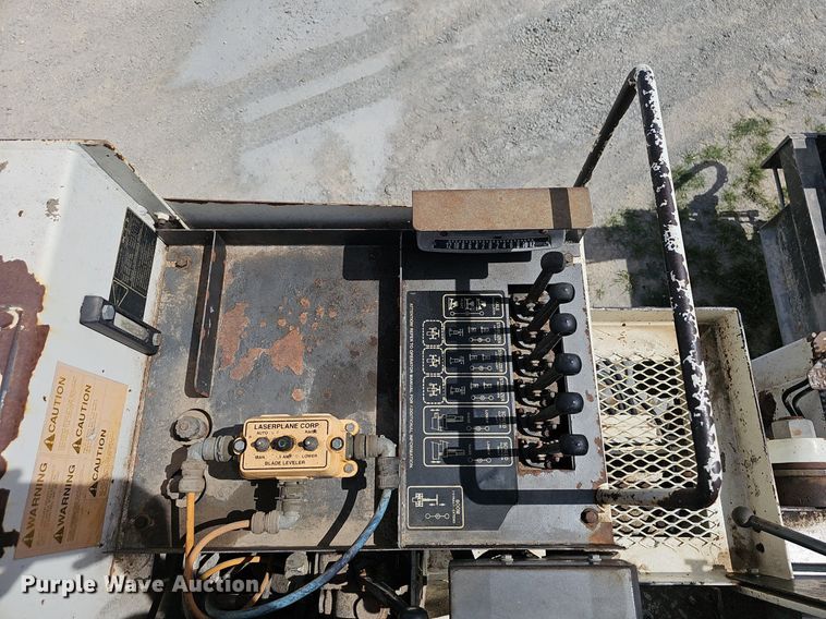 image for item EJ6261 1994 Somero S-240LS screed