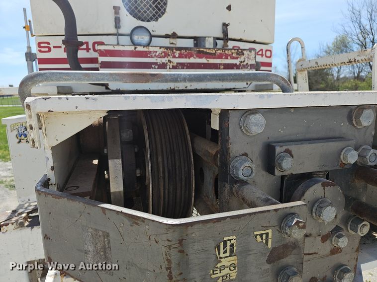 image for item EJ6261 1994 Somero S-240LS screed