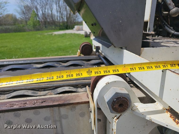 image for item EJ6261 1994 Somero S-240LS screed