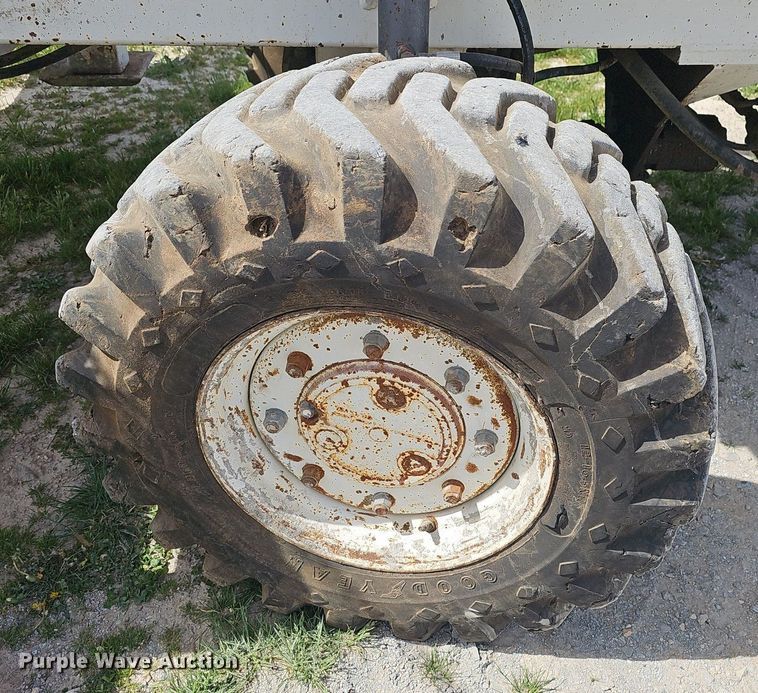 image for item EJ6261 1994 Somero S-240LS screed