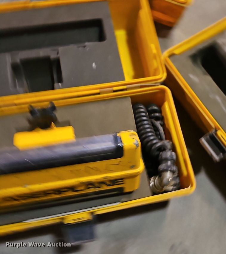 image for item EJ6261 1994 Somero S-240LS screed