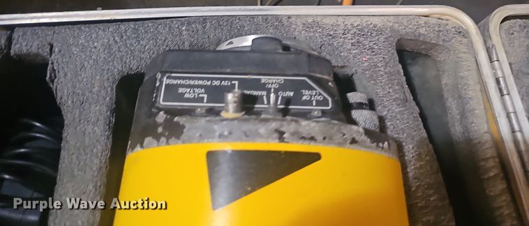 image for item EJ6261 1994 Somero S-240LS screed