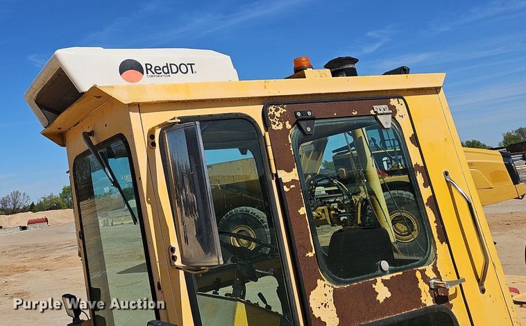 image for item EJ6262 2004 Waldon Sweep Master 250 broom