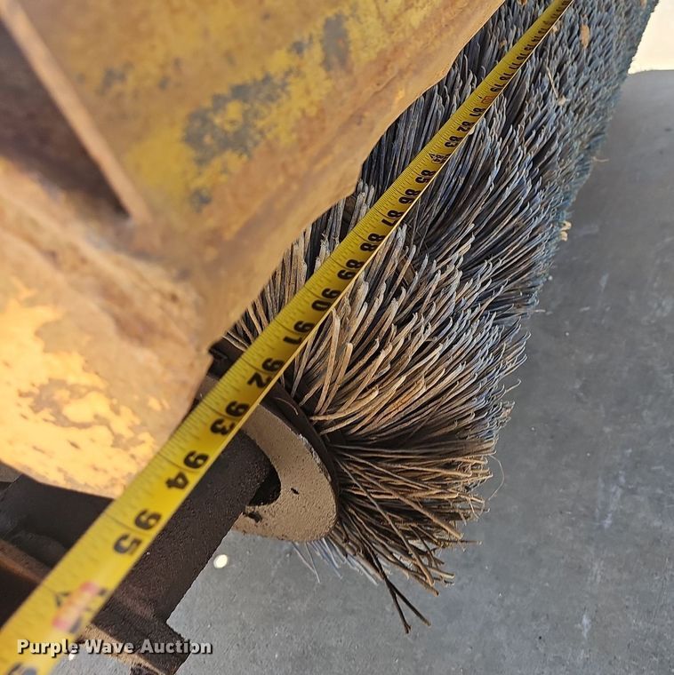 image for item EJ6262 2004 Waldon Sweep Master 250 broom