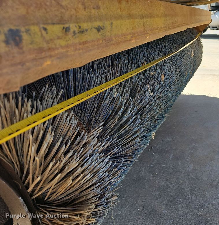 image for item EJ6262 2004 Waldon Sweep Master 250 broom