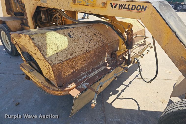 image for item EJ6262 2004 Waldon Sweep Master 250 broom