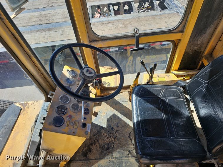 image for item EJ6262 2004 Waldon Sweep Master 250 broom