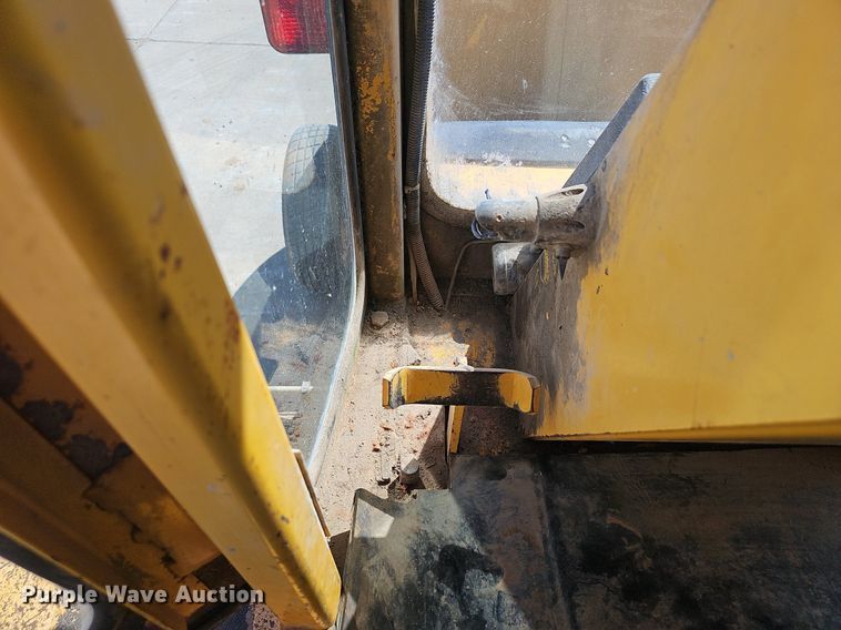 image for item EJ6262 2004 Waldon Sweep Master 250 broom