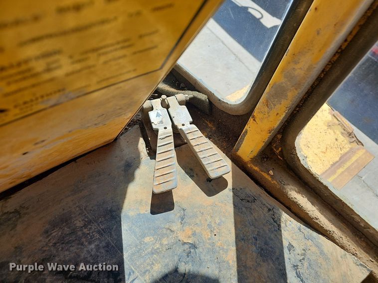 image for item EJ6262 2004 Waldon Sweep Master 250 broom