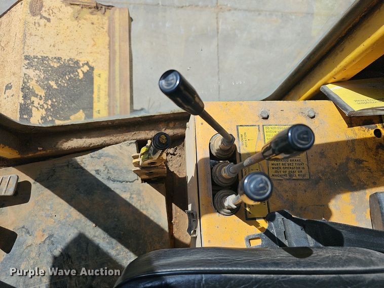 image for item EJ6262 2004 Waldon Sweep Master 250 broom