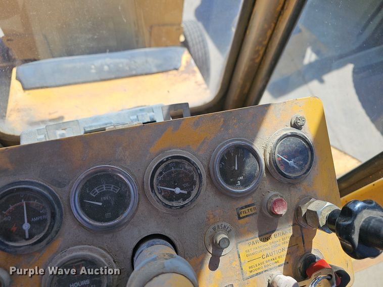 image for item EJ6262 2004 Waldon Sweep Master 250 broom