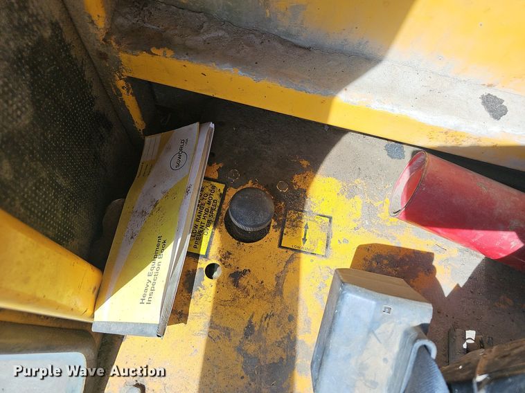 image for item EJ6262 2004 Waldon Sweep Master 250 broom