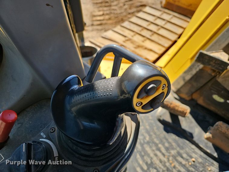 image for item EJ6264 2018 Komatsu  D65PXI-18 dozer