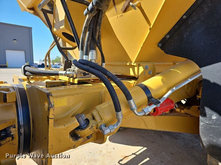 image for item EJ6267 2013 Caterpillar  740B haul truck