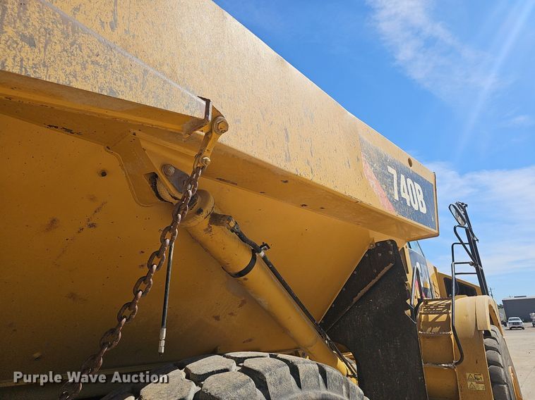 image for item EJ6267 2013 Caterpillar  740B haul truck