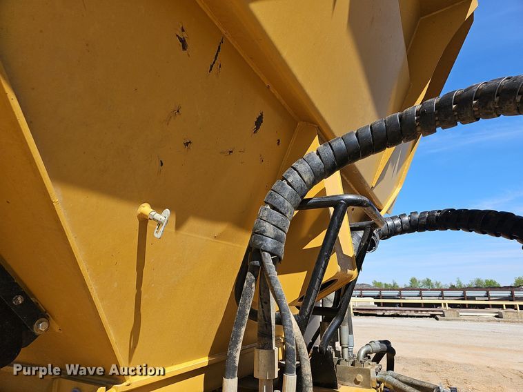 image for item EJ6267 2013 Caterpillar  740B haul truck