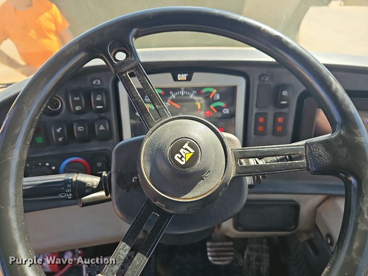 image for item EJ6267 2013 Caterpillar  740B haul truck