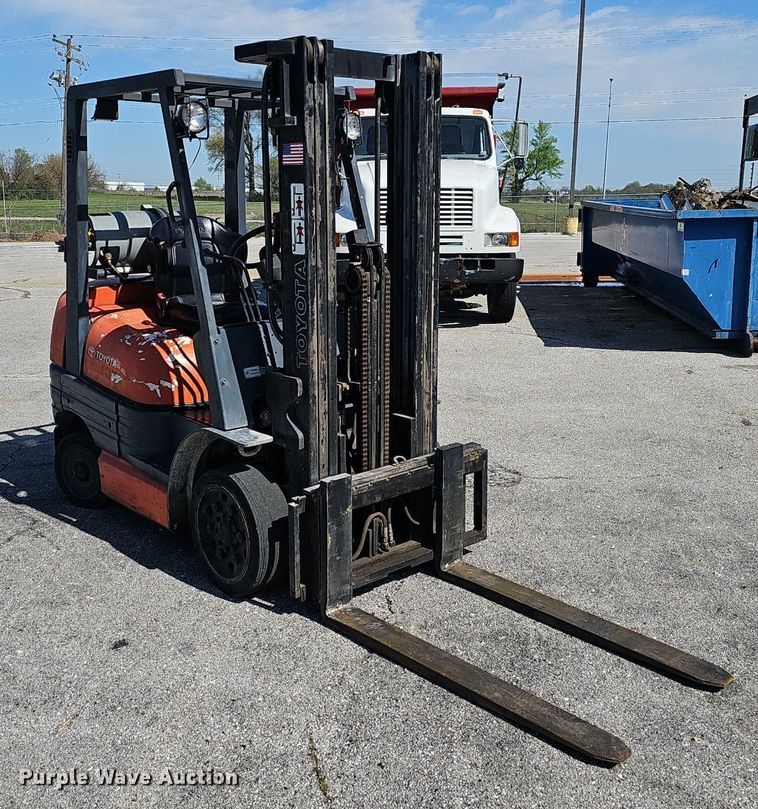 image for item EJ6275 1999 Toyota  42-6FGCU25 forklift