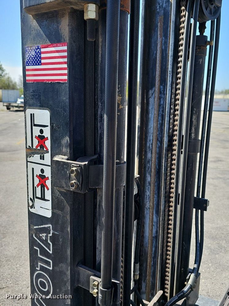 image for item EJ6275 1999 Toyota  42-6FGCU25 forklift