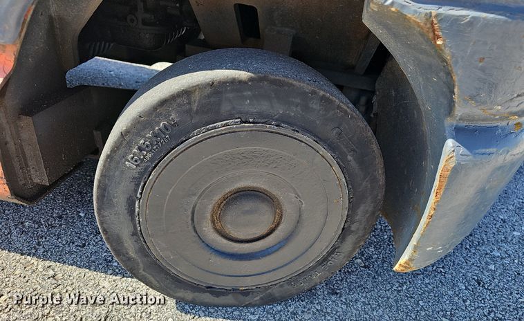 image for item EJ6275 1999 Toyota  42-6FGCU25 forklift