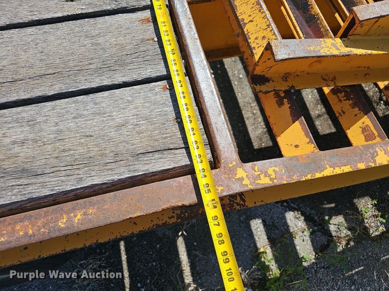 image for item EJ6276 1995 Ceez CZ20KT equipment trailer