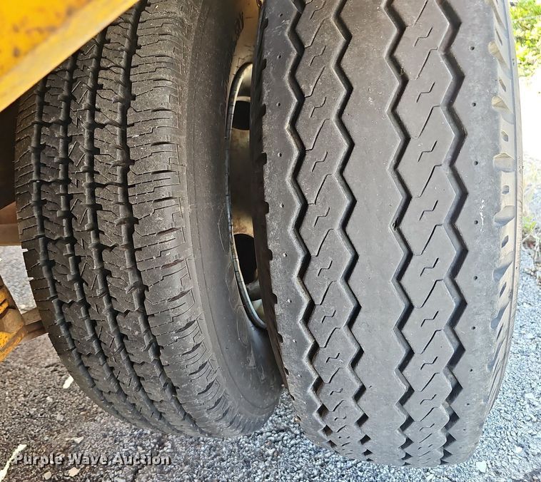 image for item EJ6276 1995 Ceez CZ20KT equipment trailer