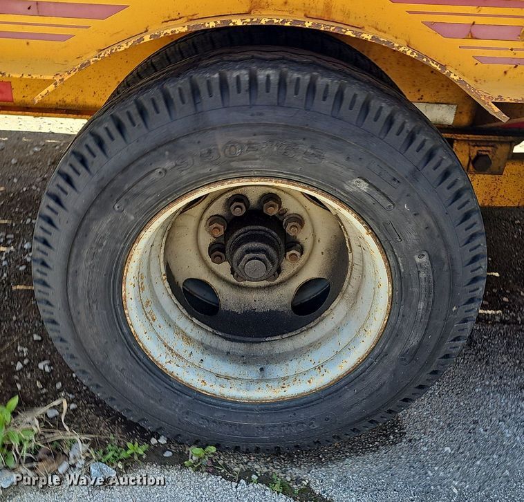 image for item EJ6276 1995 Ceez CZ20KT equipment trailer