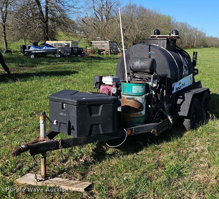 image for item EJ6280 Seal coat trailer